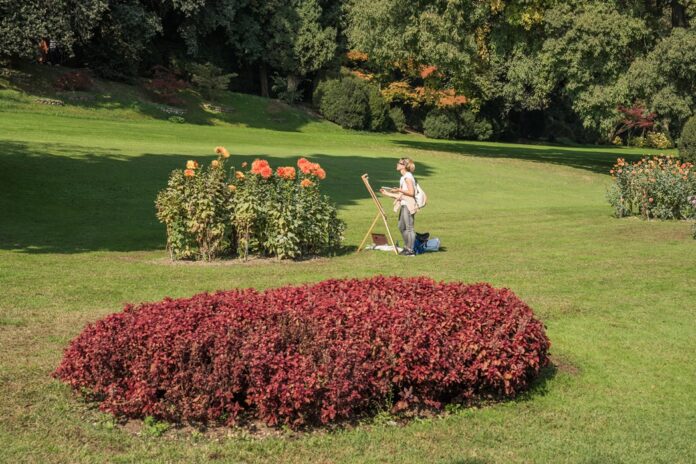 Un pittore al lavoro nel Parco Giardino Sigurtà durante Sabato d'Artista
