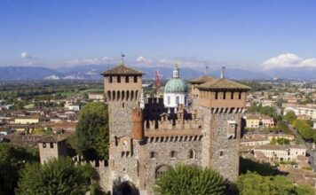 Immagine di Visite eccezionali al Castello Bonoris di Montichiari nel weekend dell'800 Lombardo