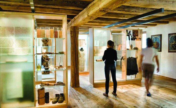 Le sale del museo minerario nel Granaio di Cadipietra