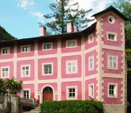 La residenza estiva dei conti Enzenberg a Cadipietra