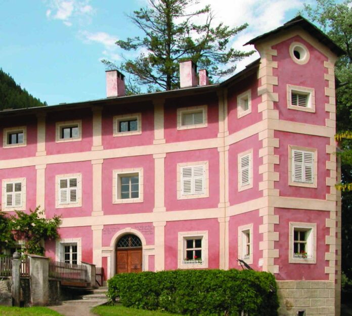 La residenza estiva dei conti Enzenberg a Cadipietra