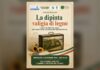 La dipinta valigia di legno presentata a Moniga del Garda il 4 novembre Manifesto della dipinta valigia di legno mostra una valigia con un paesaggio dipinto
