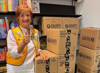 Raccolta libri dei Lions nella libreria Giunti di Desenzano