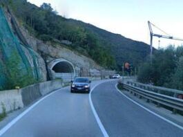 Strada della Maza ad Arco, tratto con galleria e traffico