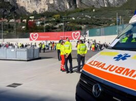 Riva del Garda, manovre salvavita per le scuole primarie Scena di manovre salvavita presso il quartiere fieristico di Riva del Garda durante l'iniziativa «Kids Save Lives – Viva! Tre