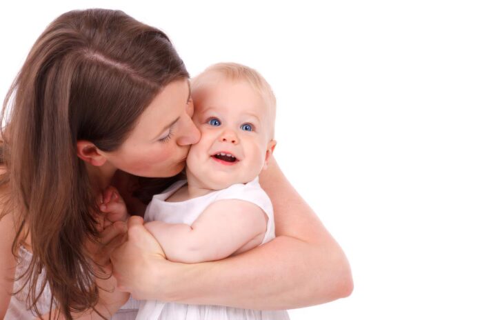 Spazio Famiglia 0-12 mesi a Torri del Benaco: ciclo di incontri per mamme con neonati Spazio Famiglia 0-12 mesi a Torri del Benaco: ciclo di incontri per mamme con neonati