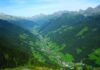 Passaggio in Valle Aurina: il viaggio fino a Cadipietra Panorama della Valle Aurina, tra boschi e montagne
